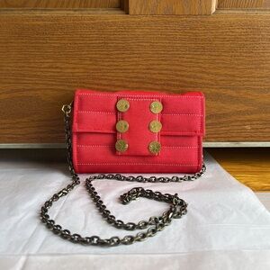 Kooreloo Red Crossbody Bag design interior – Logo Gold Tone Chain Convertible